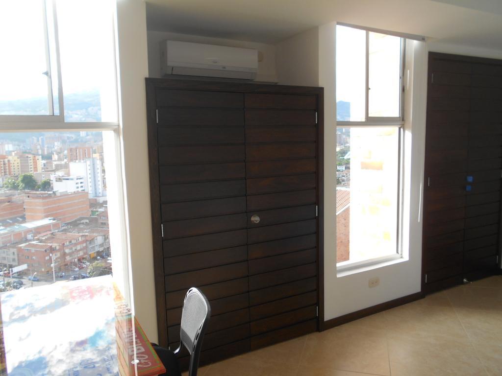 מדיין Apartasuites Av מראה חיצוני תמונה